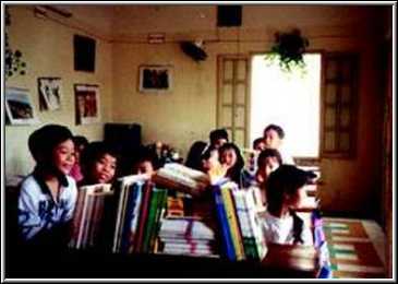 Premiers livres apportés à Binh Minh